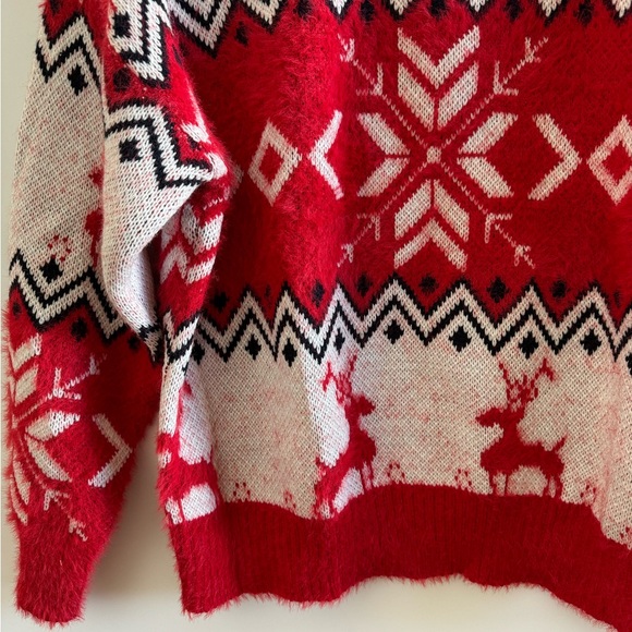 Cozy reindeer sweater - Picture 6 of 11